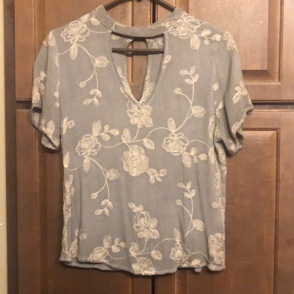 💕BKE SHIRT GIMMICK💕 - Picture 1 of 5